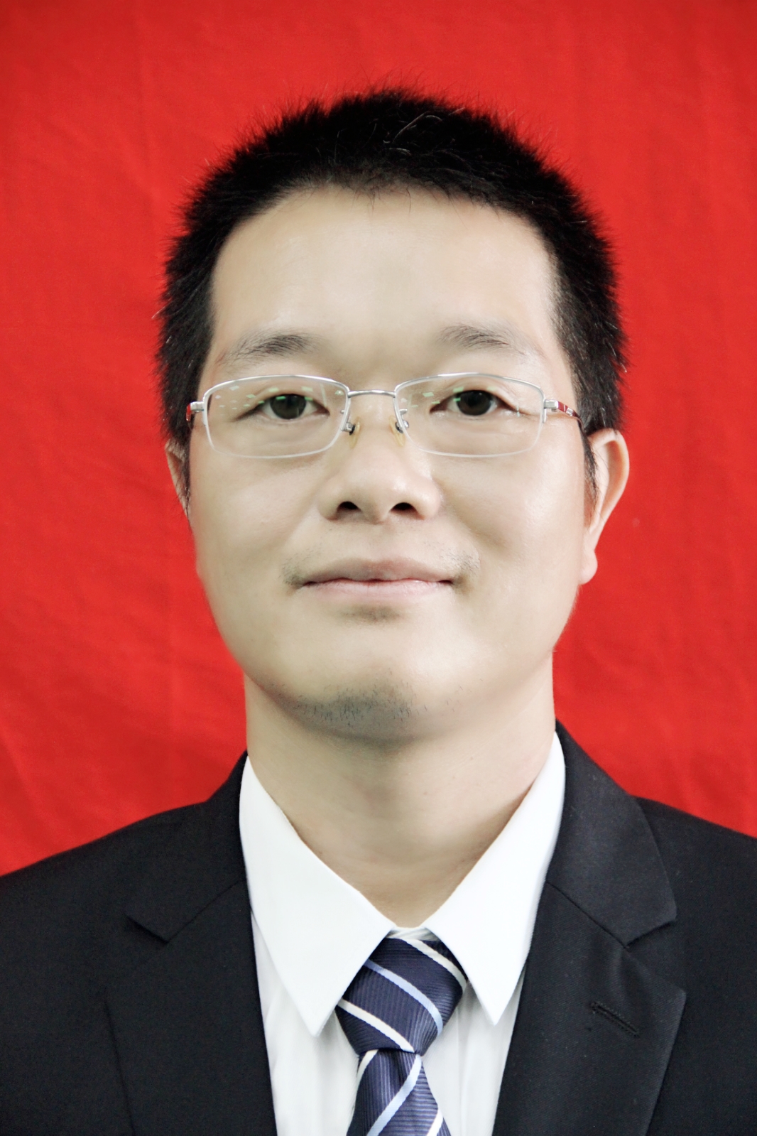 <b>张义</b>